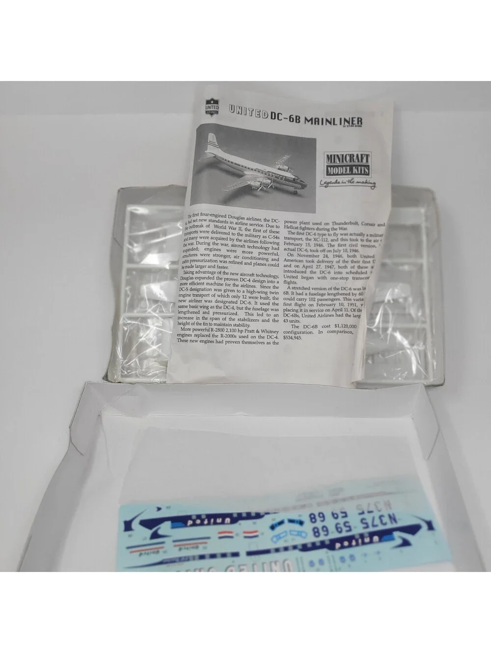 Minicraft 14532 Douglas United Airlines Hawaii DC-6B Mainliner 1/144 Model Kit